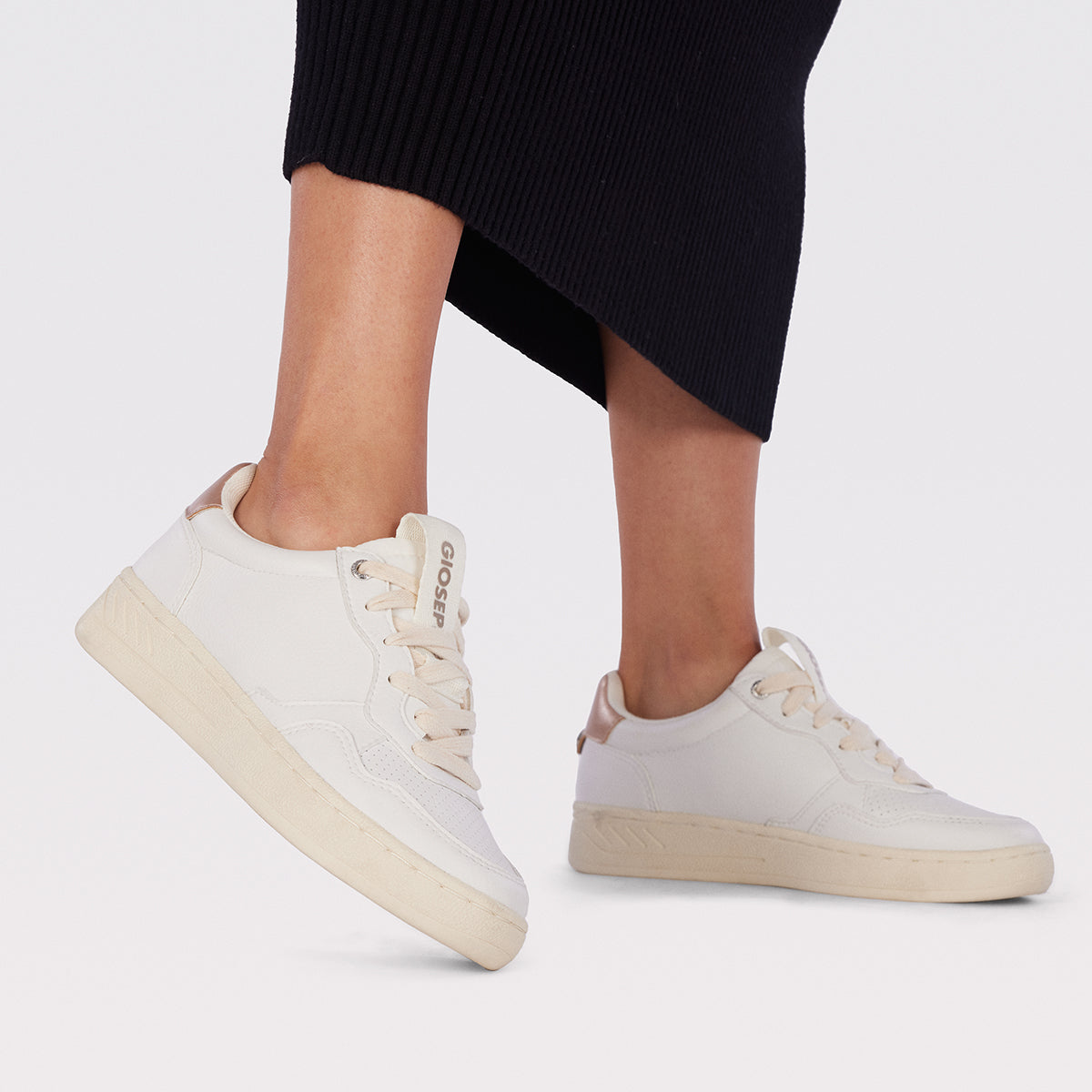 Fulton women's white retro sneakers