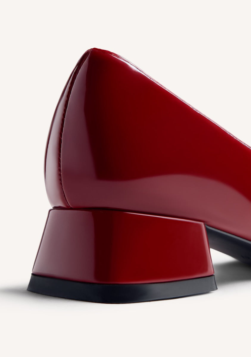 PATENT LEATHER EFFECT MARY-JANES LUCAN