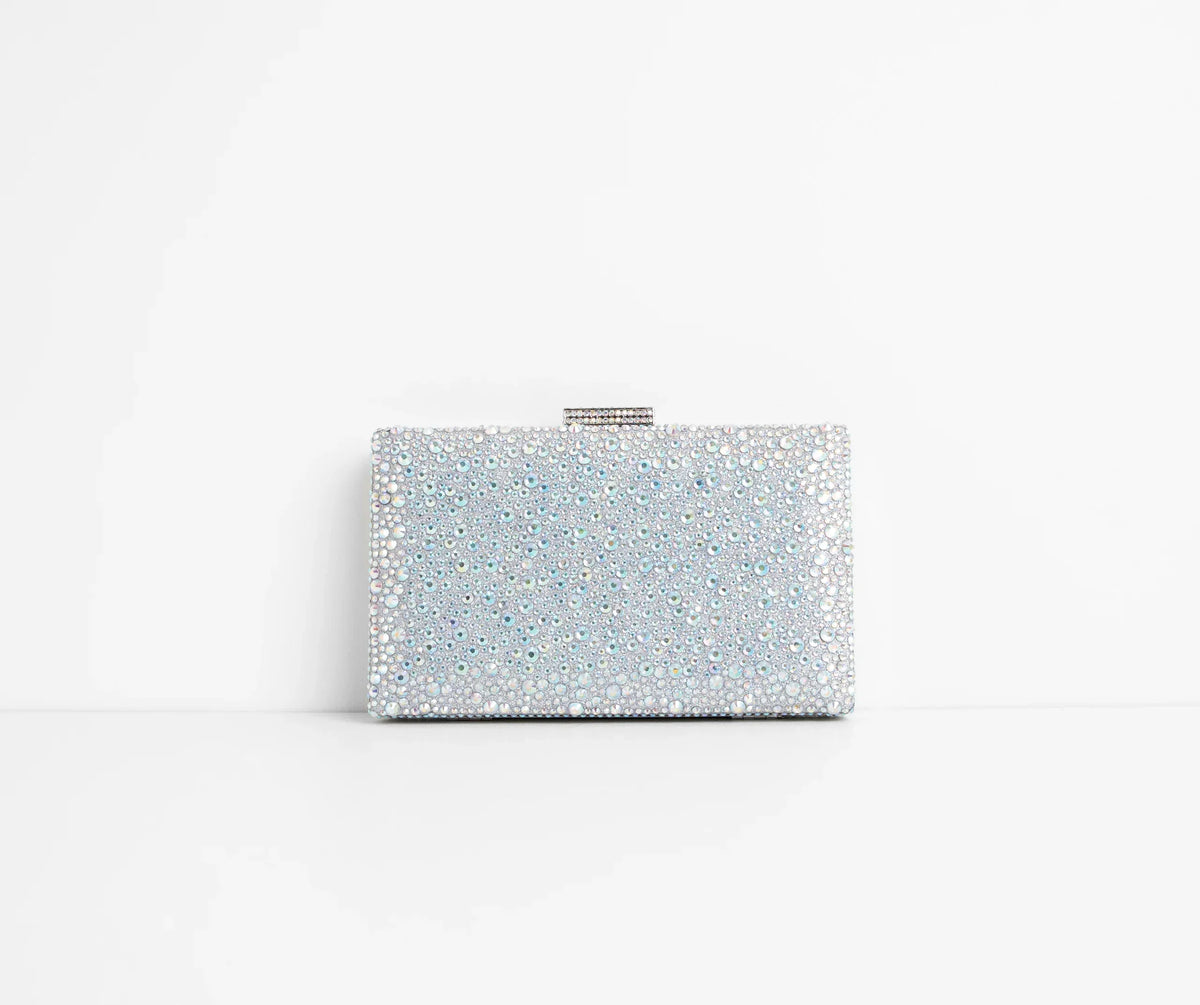 Pochette abbagliante con effetto iridescente