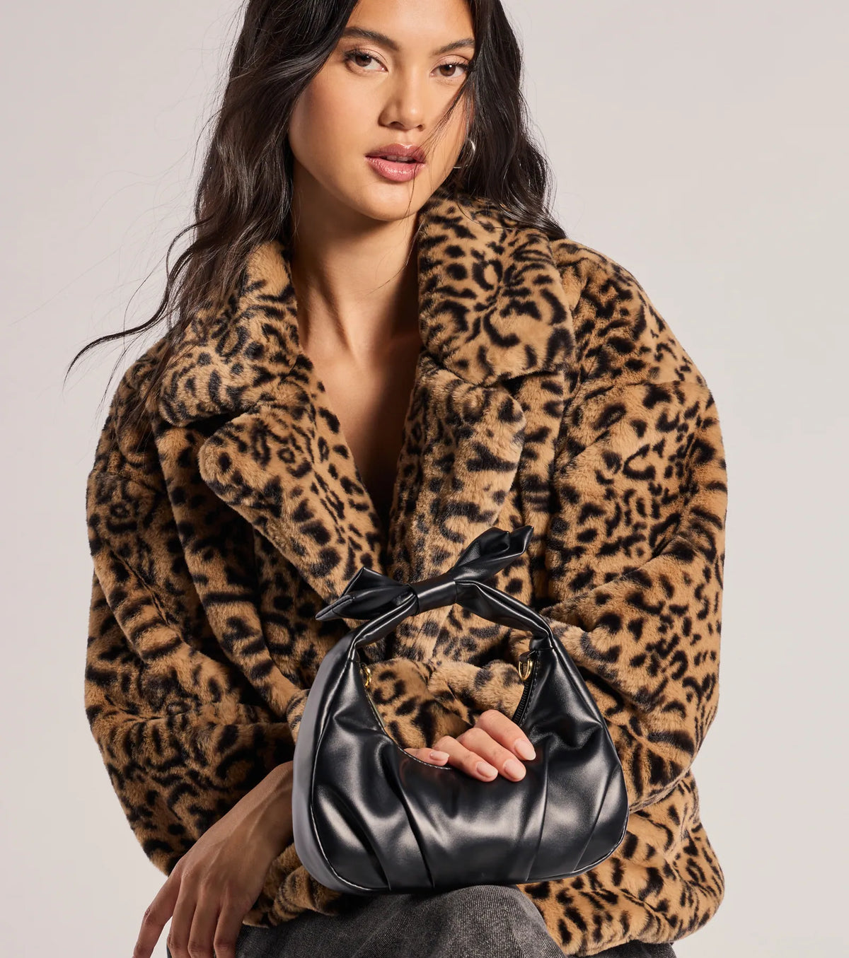 Borsa a mano Chic Muse in ecopelle con fiocco